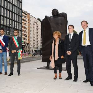 Foto Inaugurazione di 'Personaggio', la statua di Rachele Bianchi 2