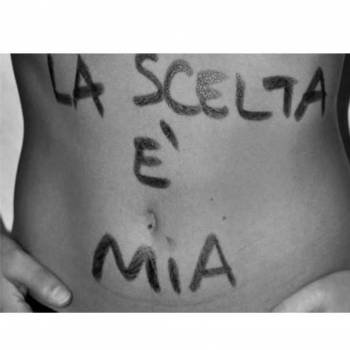 Foto: Un inquietante cammino a ritroso per i diritti riproduttivi delle donne italiane