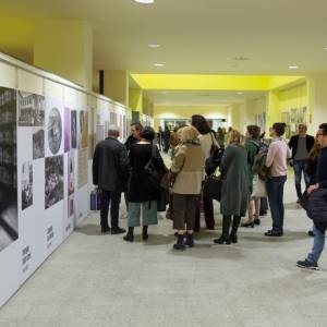 Foto Donne nel manicomio di Como. Le loro storie in mostra a Milano 4