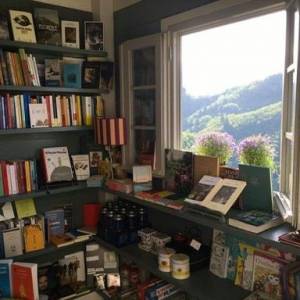 Foto ‘La libreria sulla collina’ di Alba Donati: sentirsi parte di una comunità 2
