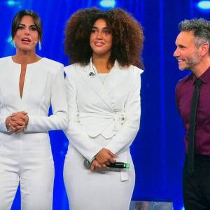 Foto Selma Ezzine, la giovane cantante sannita che trionfa a Rai Uno 2