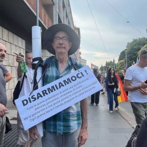 Foto No al riarmo sì alla pace 1