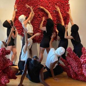 Foto Ginny Sykes, l’artista in cerca dell’essere donna 1