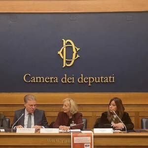 Foto AMMPE / Dare voce alle donne di Gaza per raccontare la loro guerra invisibile 3