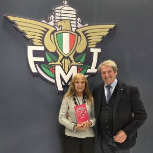 Foto VESPISTE E MOTOCICLISTE: donne con una marcia in più  1