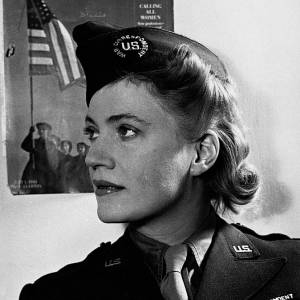 Foto Da modella a reporter di guerra: la storia di Lee Miller a teatro - di Alma Daddario 6