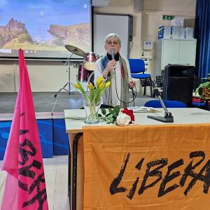 Foto 'Donne e mafia'. Se ne è parlato al Liceo 'Guacci' di Benevento 3