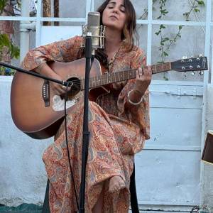 Foto Mi presento: sono Lobina e faccio la cantautrice 1