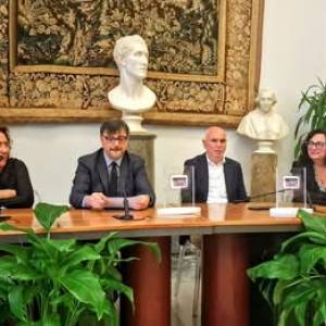 Foto Fibromialgia / L'ATAC di Roma stampa 500mila biglietti: obiettivo è far conoscere questa patologia 1