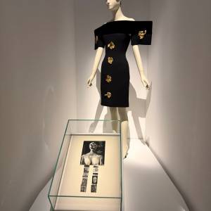 Foto Surrealismo in mostra a Milano con 'Dalí e la Moda' 3