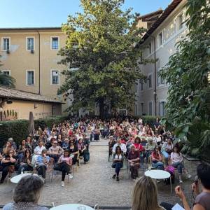 Foto 50 anni fa il Movimento di Liberazione della Donna MLD occupa Palazzo Nardini a Roma ... 6