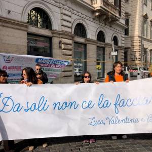 Foto Caregiver familiari in presidio a Roma. Cosa si aspettano dallo Stato? 2