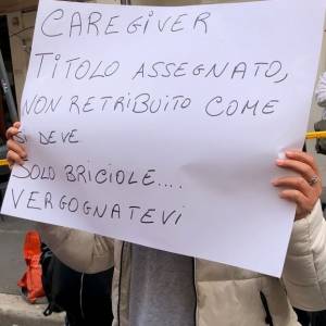 Foto Caregiver familiari in presidio a Roma. Cosa si aspettano dallo Stato? 8