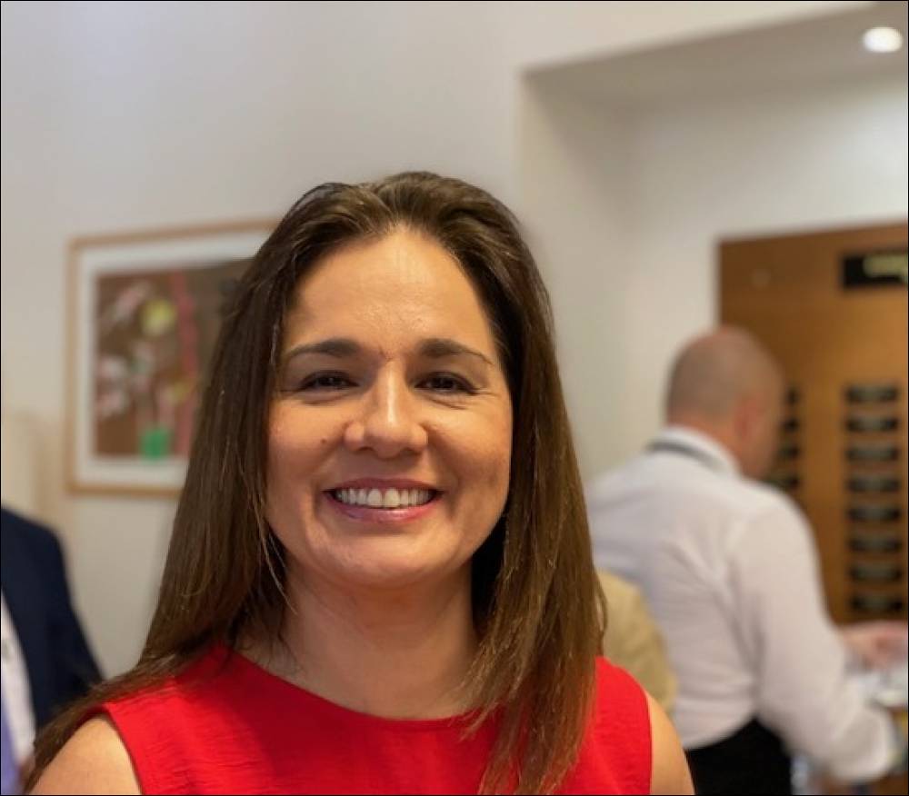 Foto: La viceministra Gloria de la Fuente illustra la Politica Estera Femminista del Cile