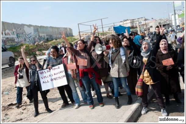 Foto: Donne palestinesi e israeliane contro l'occupazione nei territori - di Luisa Morgantini