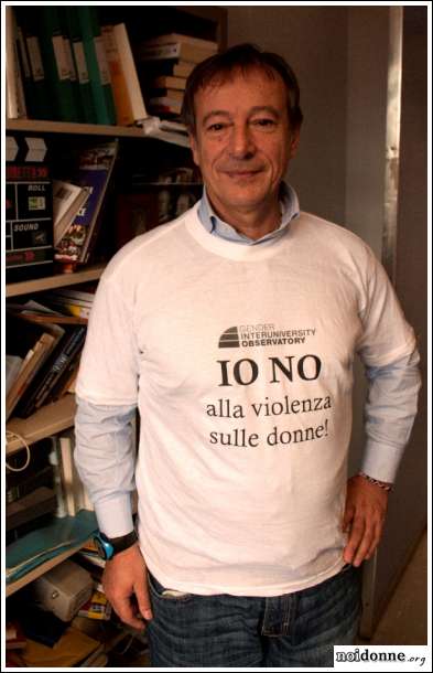Foto: IO NO  Una maglia contro la violenza di genere