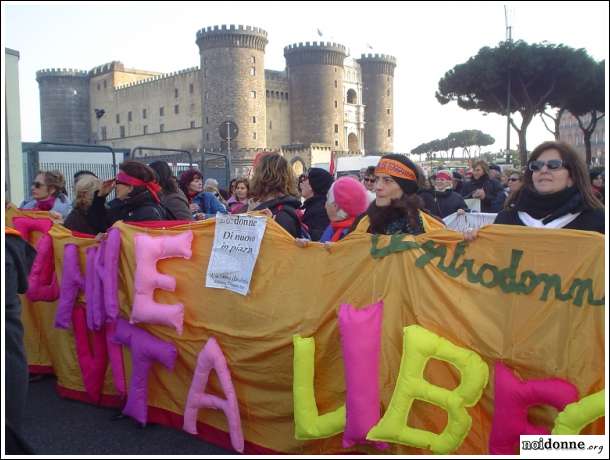 Foto: Napoli. Dopo il voto la Politica - La Camera delle donne