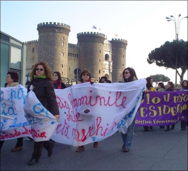Foto: Napoli, una città anche per Donne