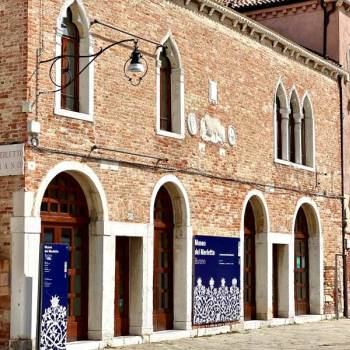 Foto: Burano (Ve) / Biennale del merletto 2024 - Fragile Stories
