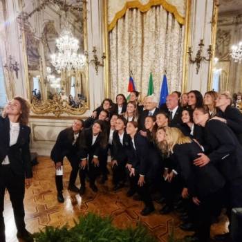 Foto: Mattarella e la Nazionale Femminile di Calcio: 'Il vostro è un percorso magnifico!'