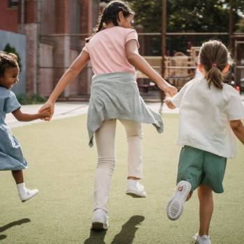 Foto: Violenza sulle bambine, il silenzio di chi subisce: perché non riusciamo ancora a proteggerle?